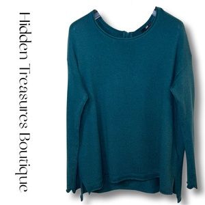 H&M: Semi Zippered Back